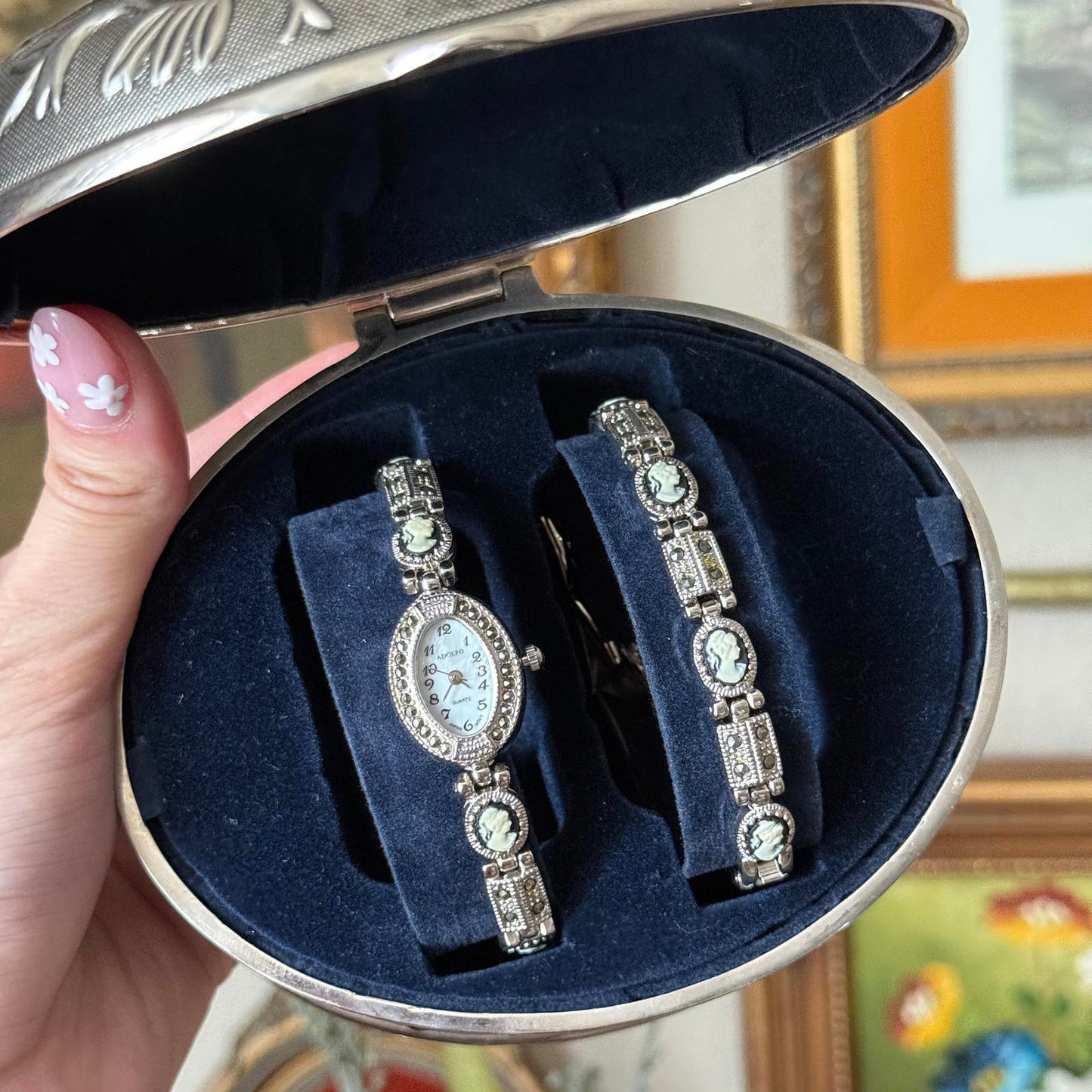 Vintage Cameo Watch and Matching Braclet with silver tone box