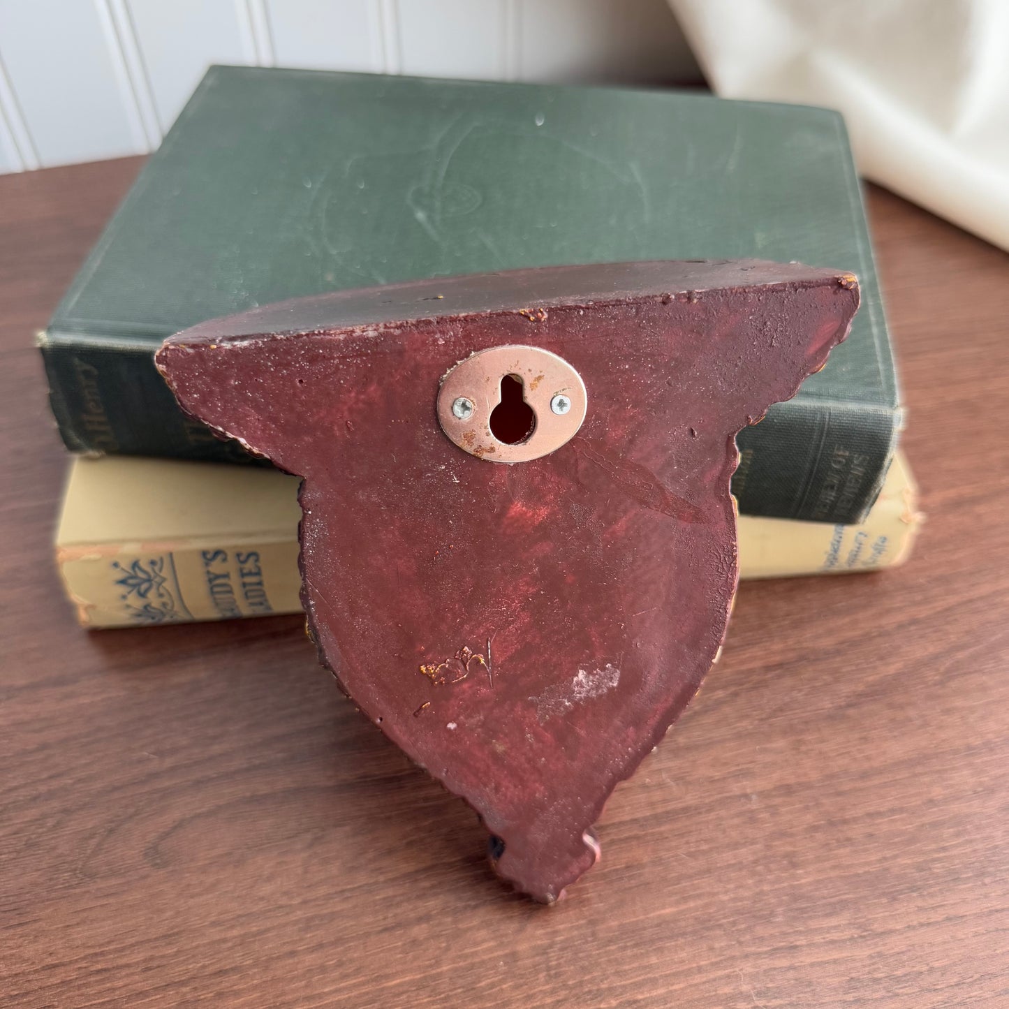 Small detailed wall shelf