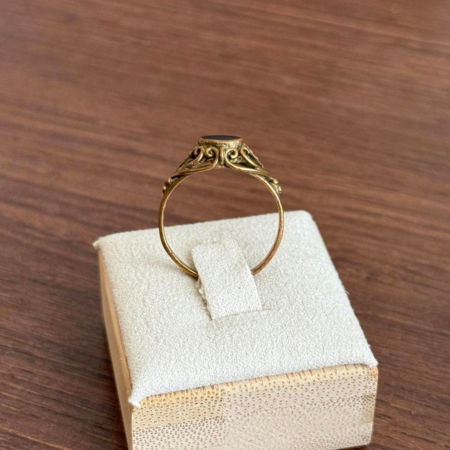 Vintage Art Deco brass ring with black onyx stone