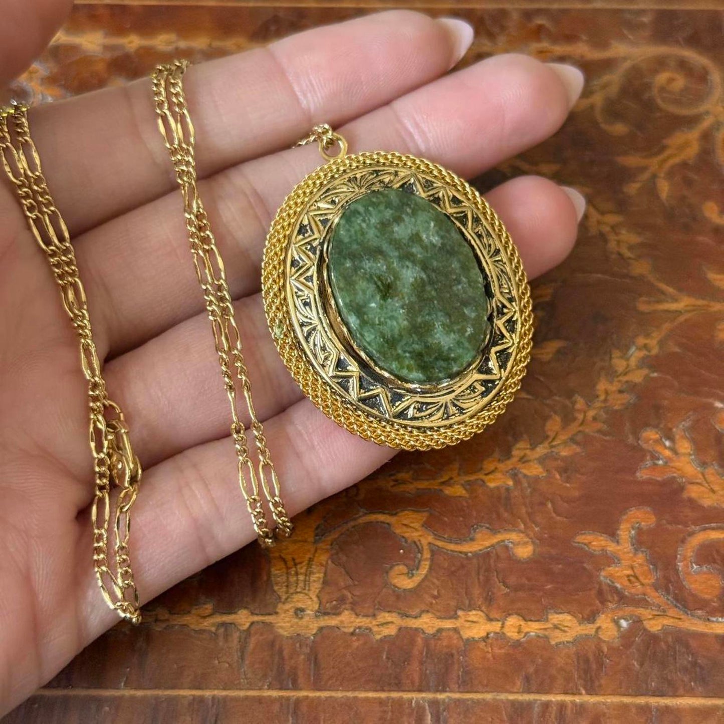 Vintage Green stone with gold detailing Pendant Necklace