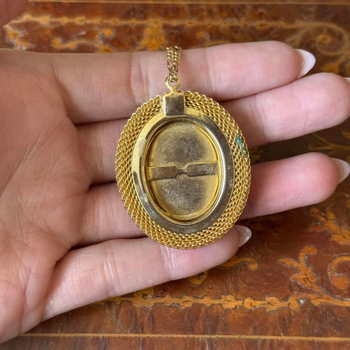 Vintage Green stone with gold detailing Pendant Necklace