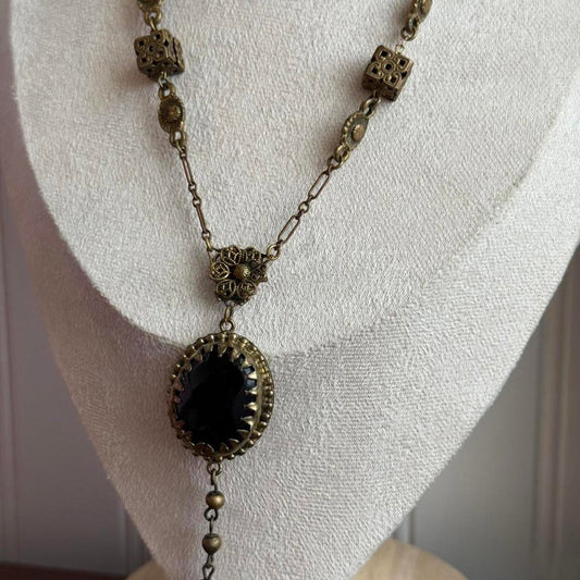 Vintage Art Deco filigree detailed necklace
