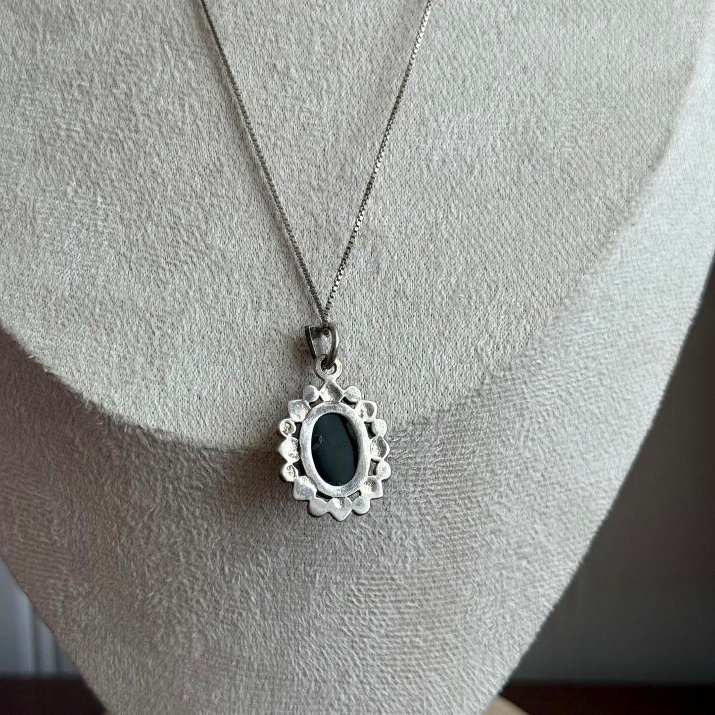 Vintage Mother of Pearl 925 Silver cameo necklace