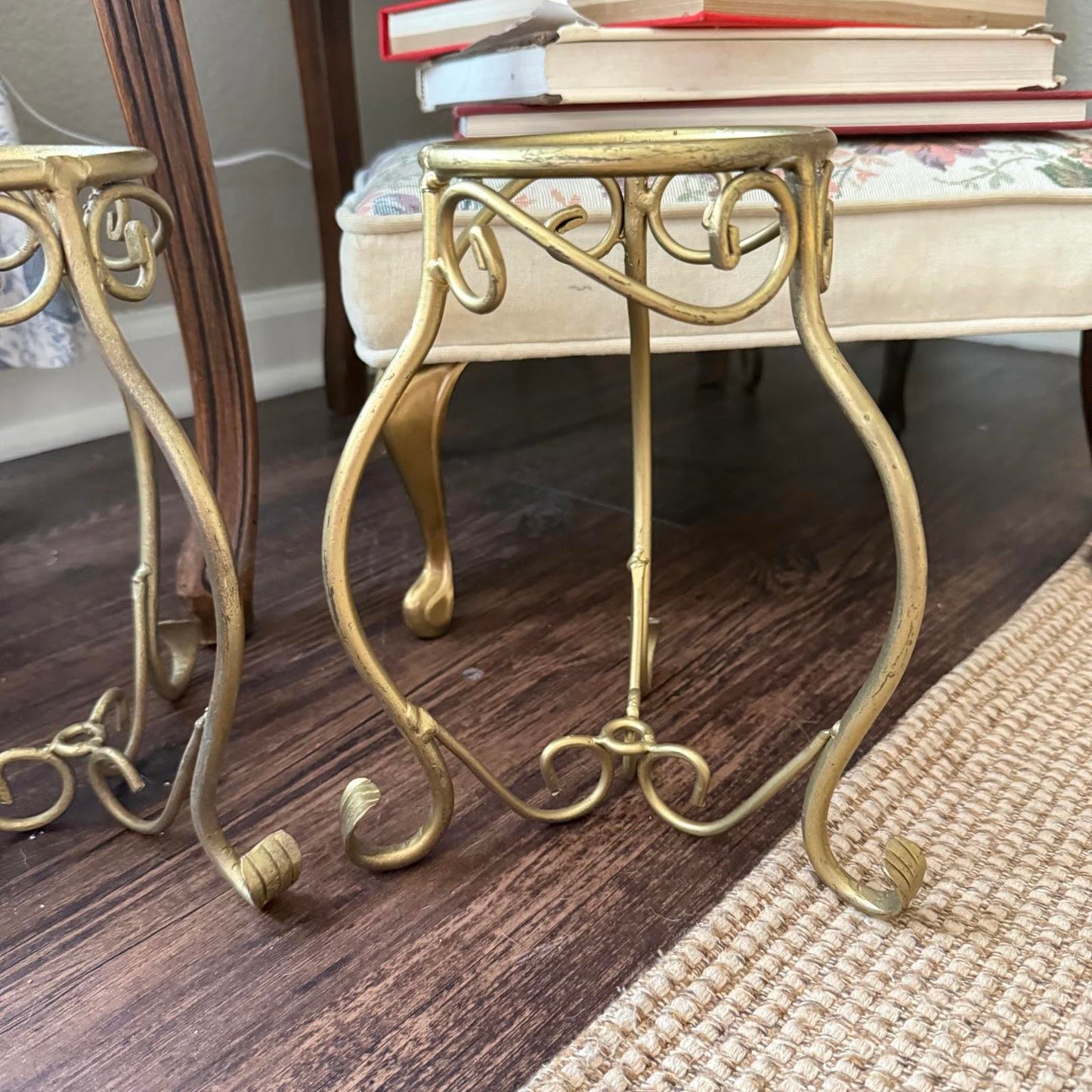 Vintage Gold Spiral Metal Stand
