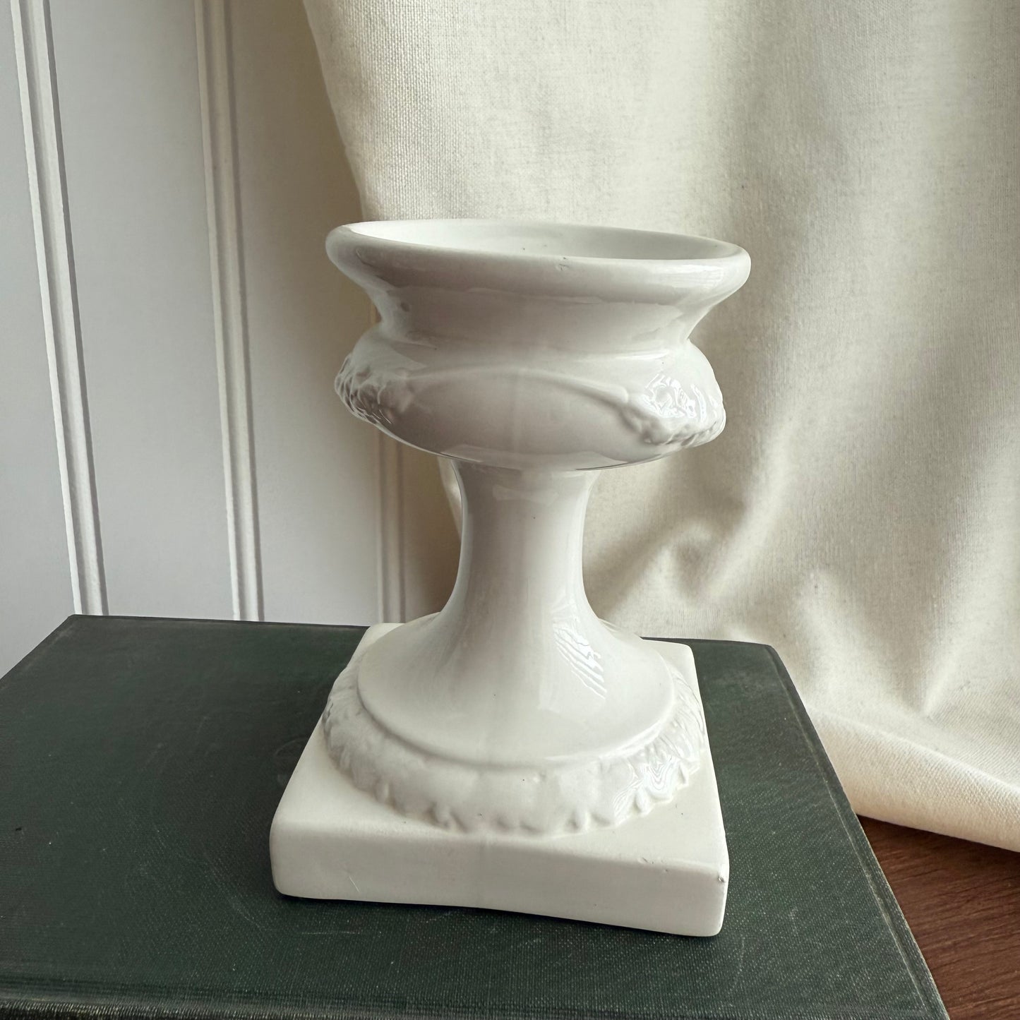 Vintage ceramic detailed pedestal candle holder