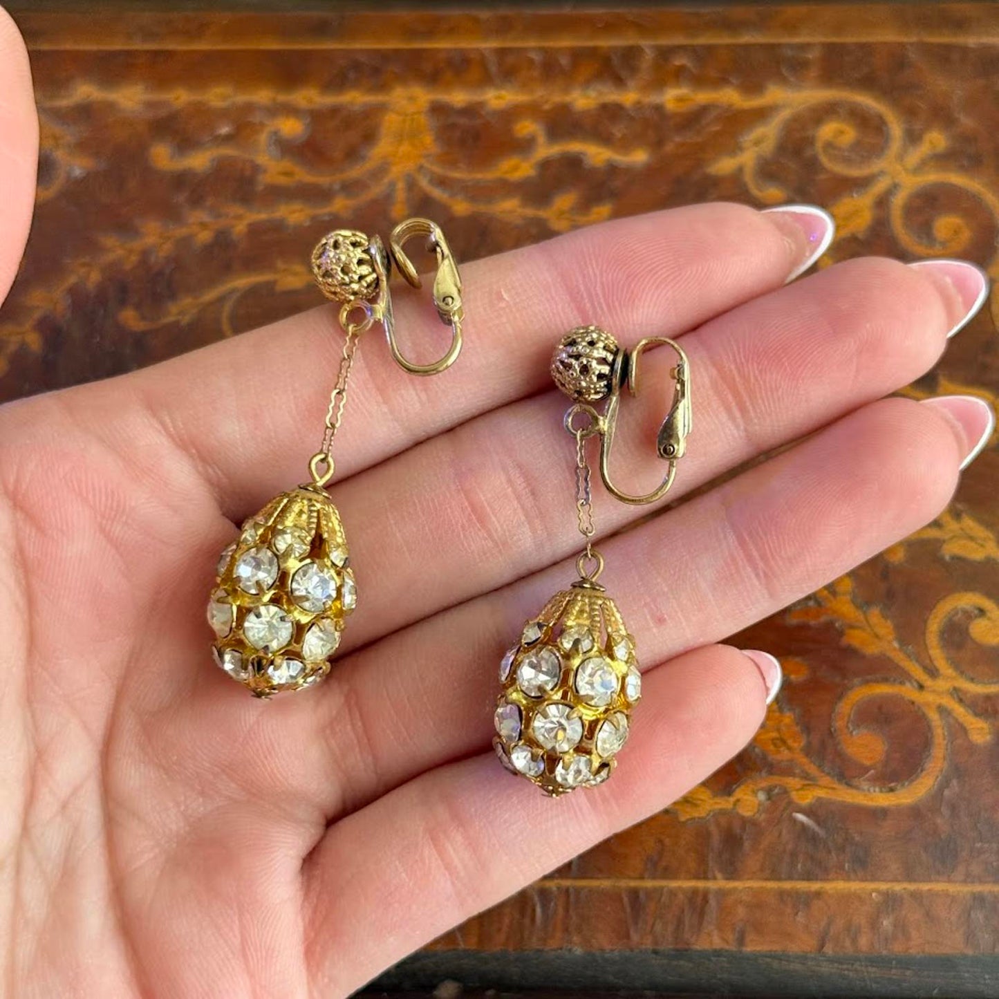 Vinetage Rhinestone Dangle Clip on Earrings