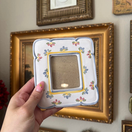 Vintage Standing Ceramic Floral Picture Frame with Scalloped Edges