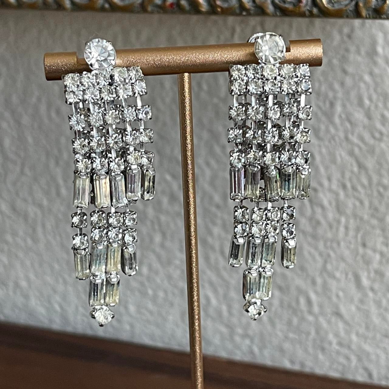 Vintage Art Deco clear rhinestones earrings screw back