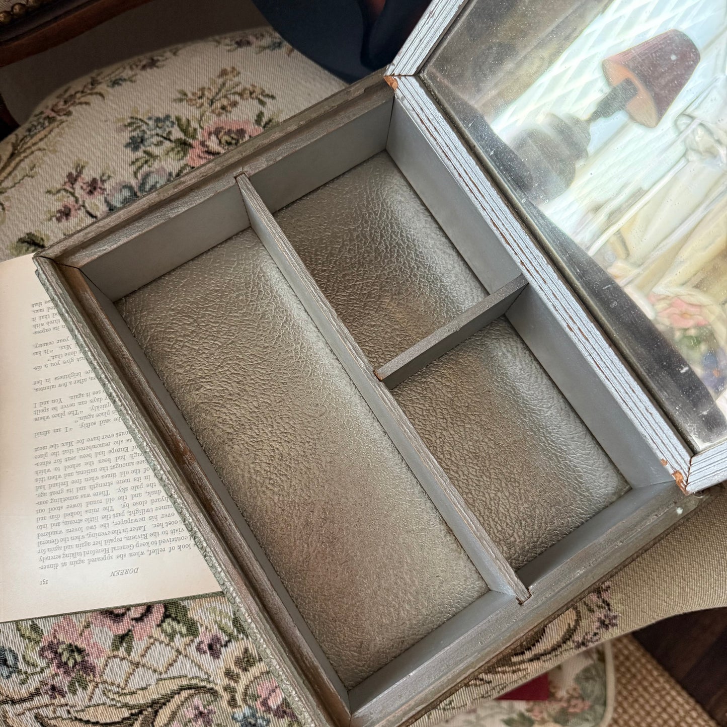 Vintage hinged wooden trinket jewelry box