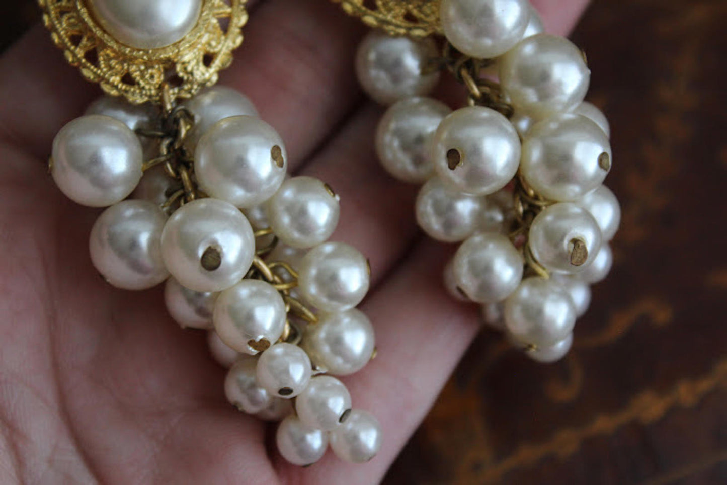 Vintage Big Faux Pearl Dangle Cluster Clip On Earrings