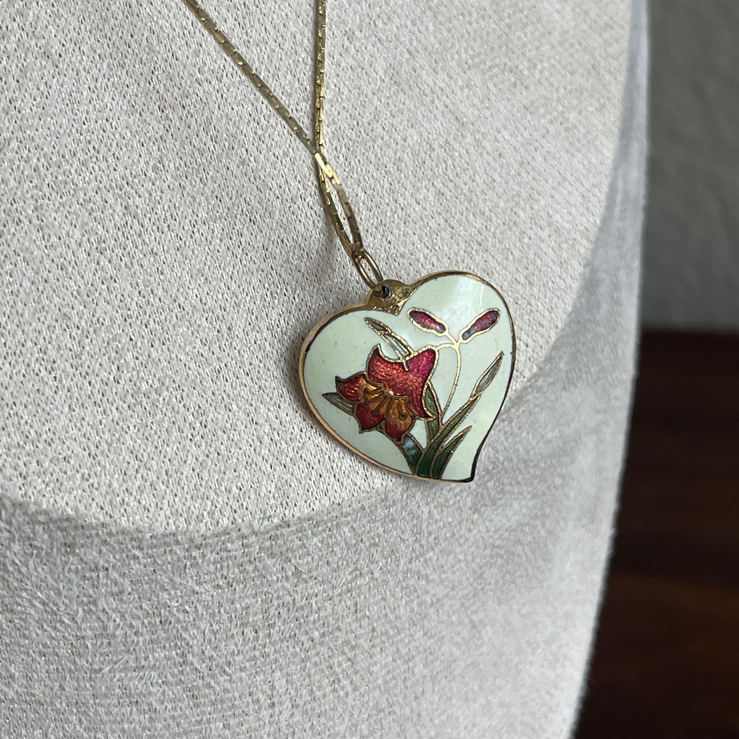 Vintage heart Cloisonné Floral Pendant and Chain Necklace