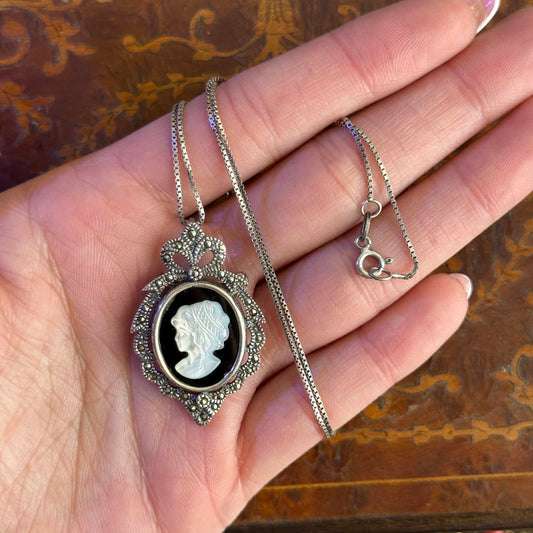 Vintage Sterling Silver Onyx & Mother Of Pearl Pendant/Brooch with 925 Necklace