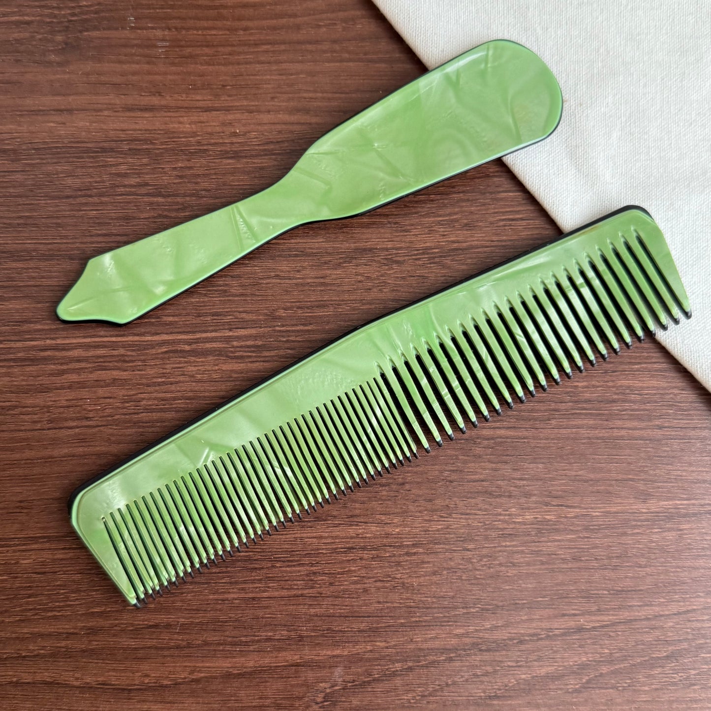 Vintage Art Deco Comb & Shoehorn