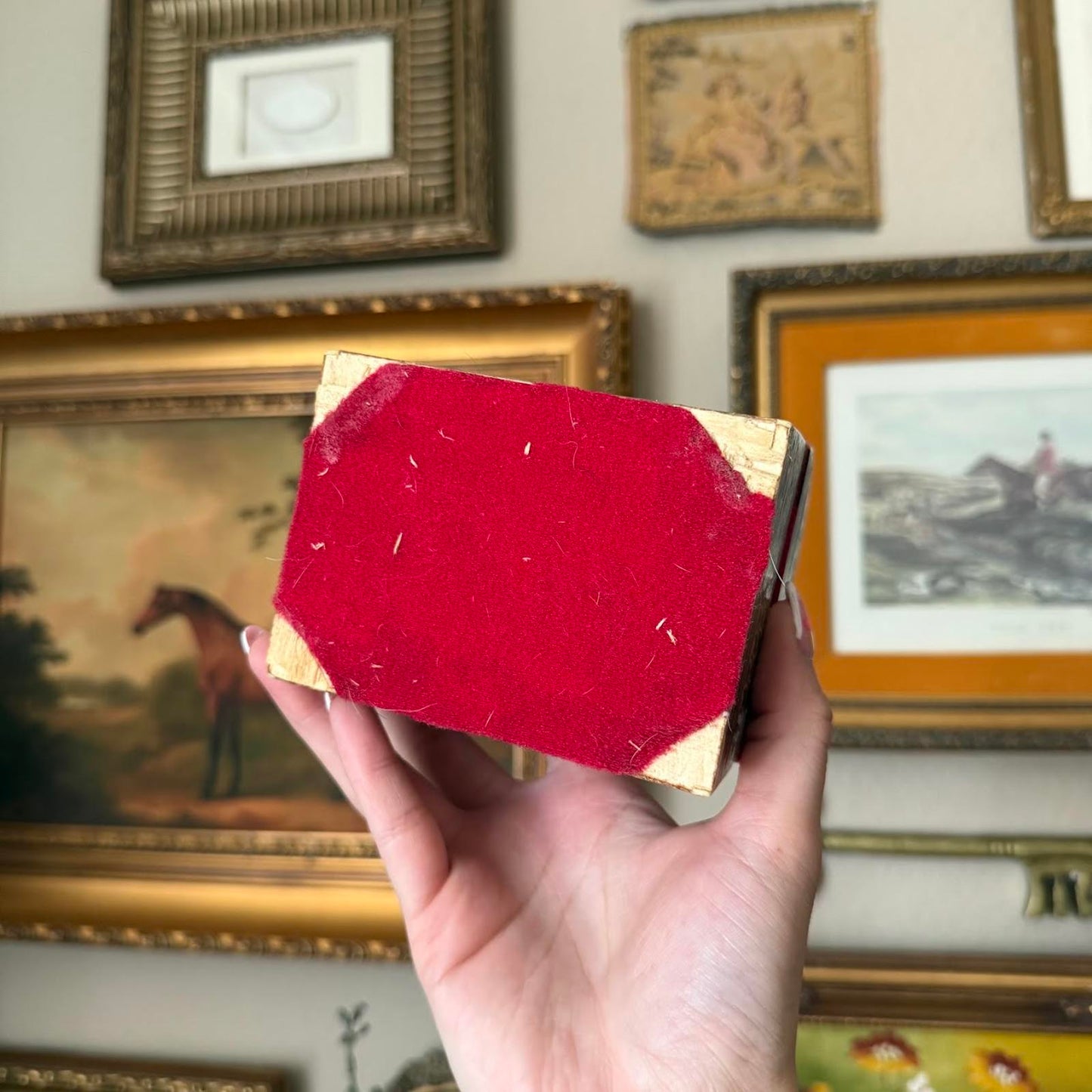 Vintage Round Top Felt Lined Trinket Box