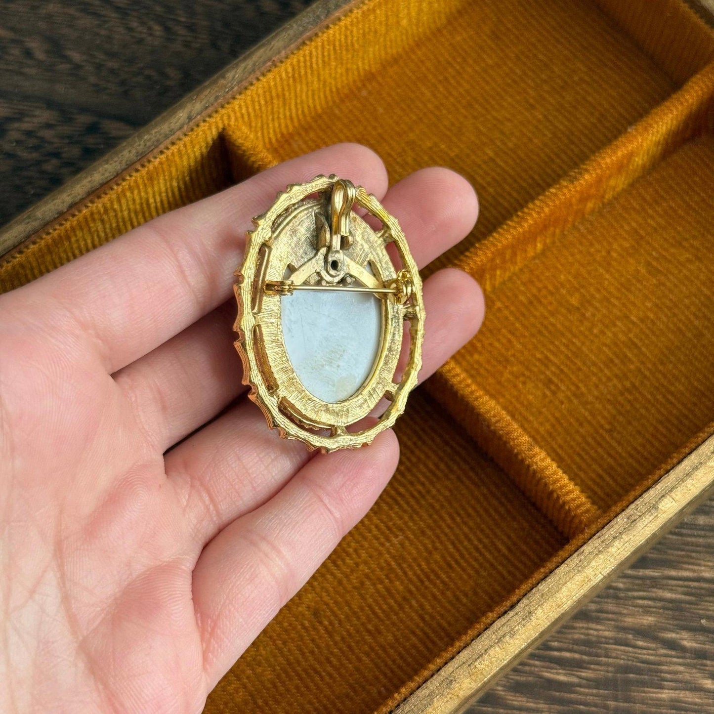 Vintage Costume Jewelry Cameo Pendant Brooch Faux Pearls
