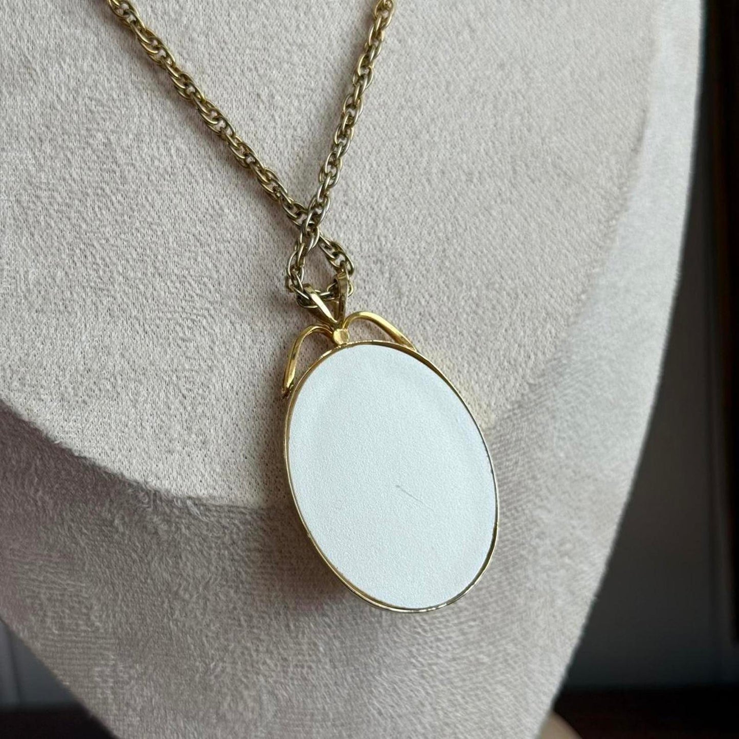 Vintage Avon necklace with heart rhinestone Locket pendant necklace