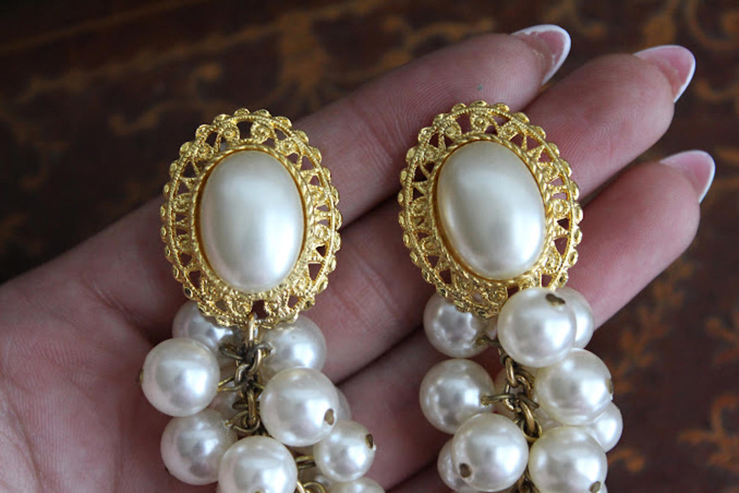 Vintage Big Faux Pearl Dangle Cluster Clip On Earrings