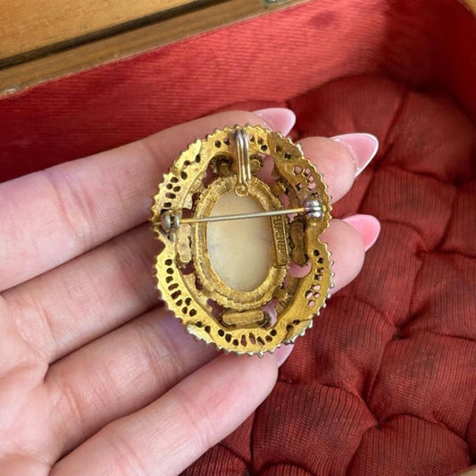 Vintage Florenza Shell Cameo Pendant Brooch
