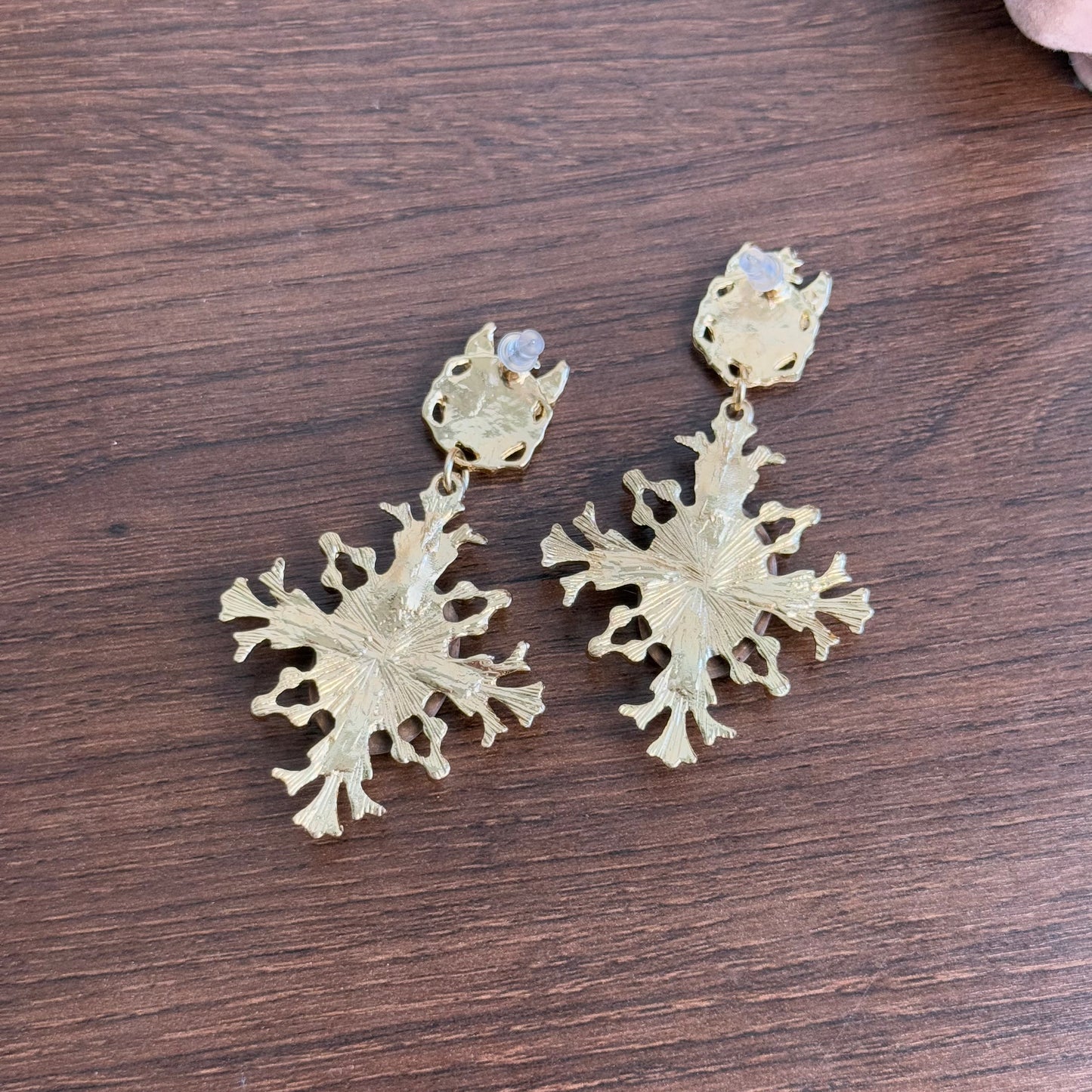 Vintage Style Gold tone Resin Cameo Earrings