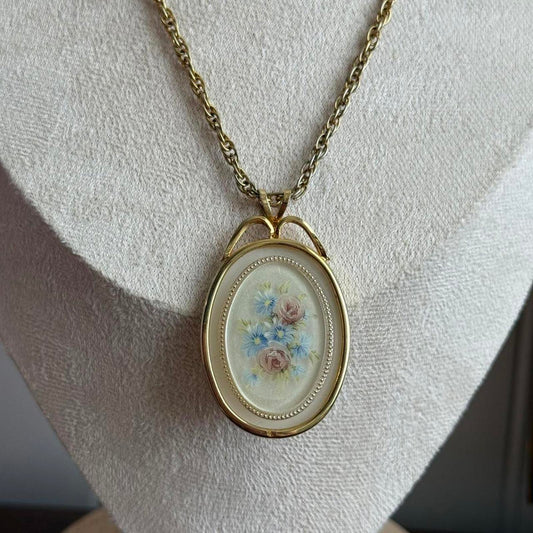 Vintage Avon necklace with heart rhinestone Locket pendant necklace