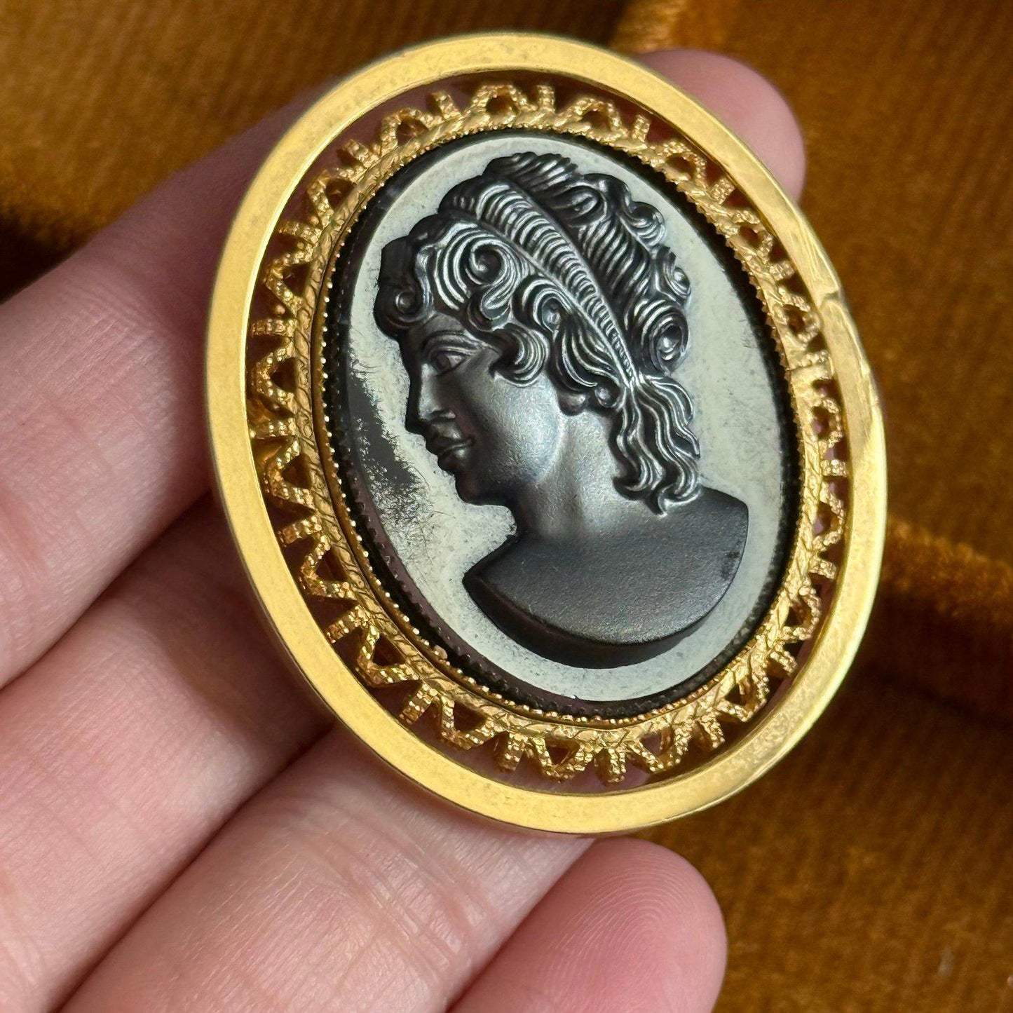 Vintage Greco-Roman Style Intaglio Brooch