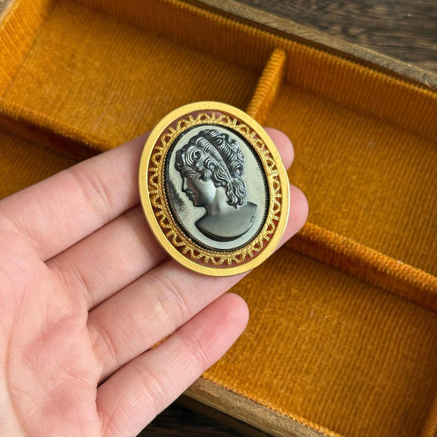 Vintage Greco-Roman Style Intaglio Brooch