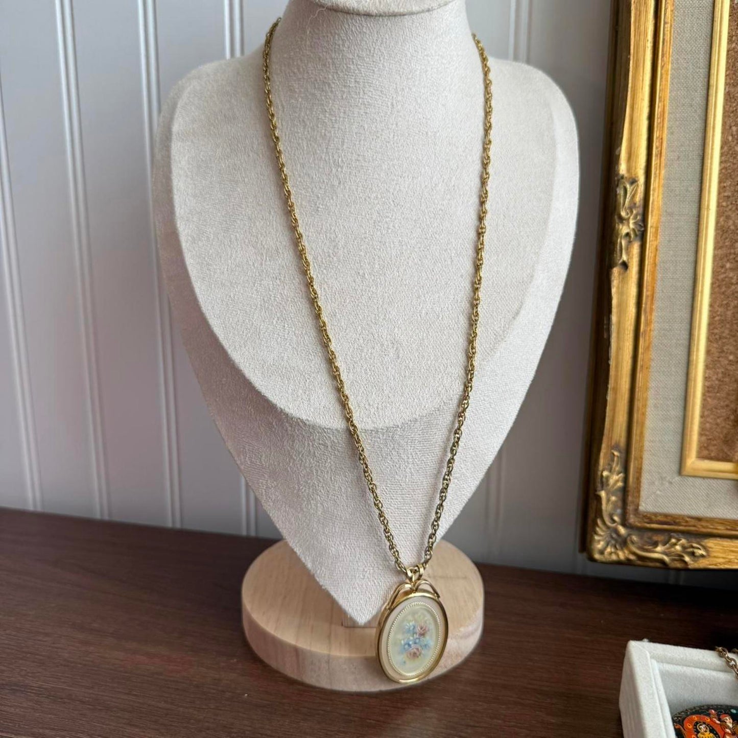Vintage Avon necklace with heart rhinestone Locket pendant necklace