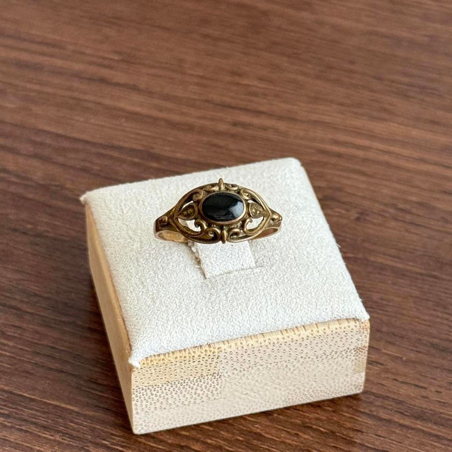 Vintage Art Deco brass ring with black onyx stone