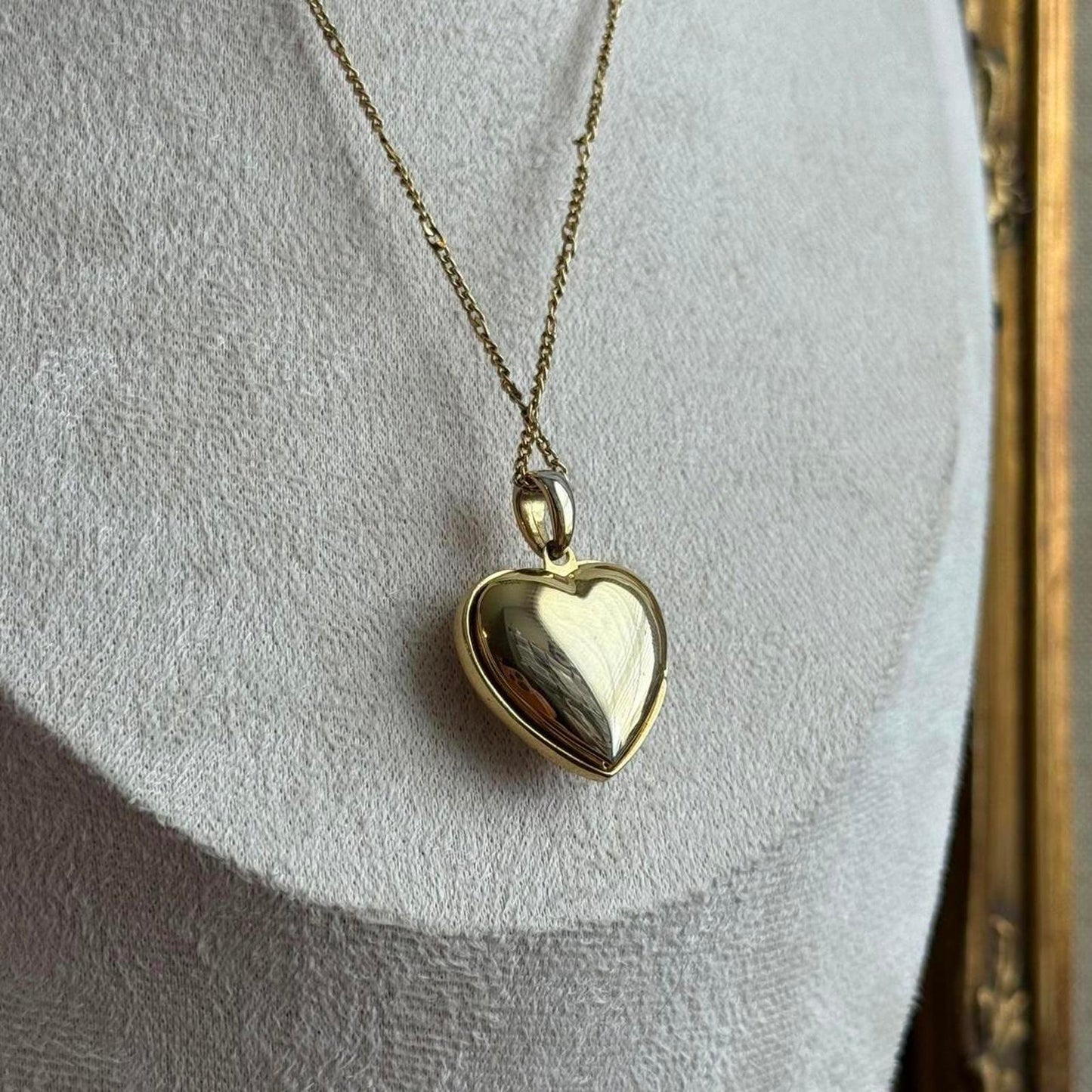 Vintage Avon necklace with heart rhinestone Locket pendant necklace