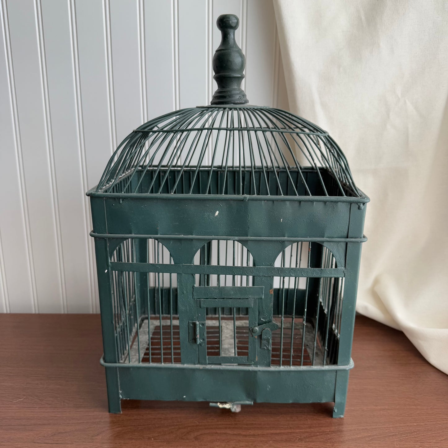 Metal birdcage