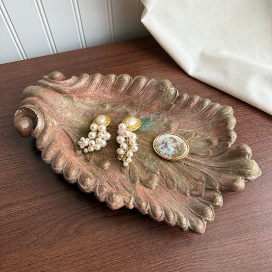 Leaf shaped platter BVR Wood