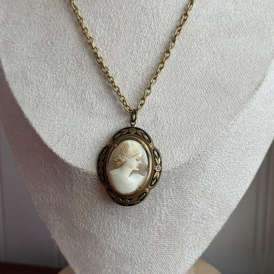 Vintage Shell Gold tone cameo necklace