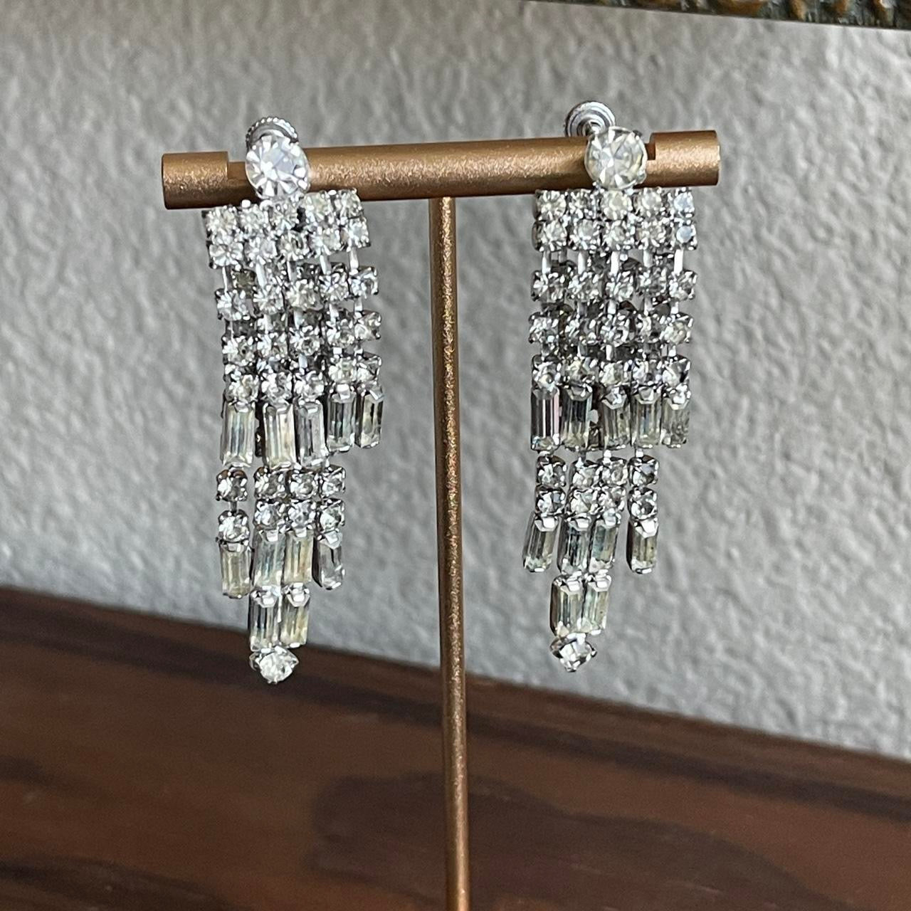 Vintage Art Deco clear rhinestones earrings screw back
