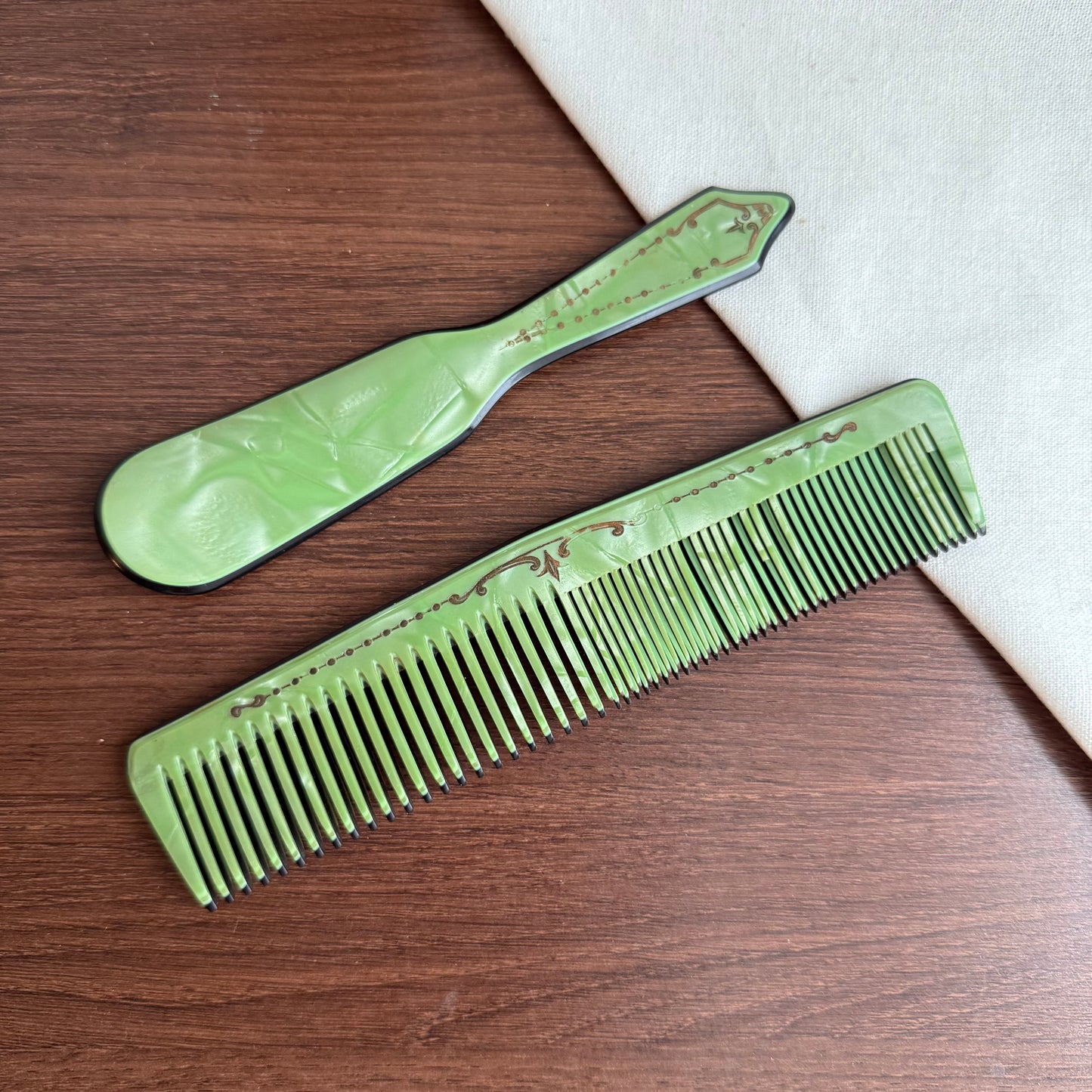Vintage Art Deco Comb & Shoehorn