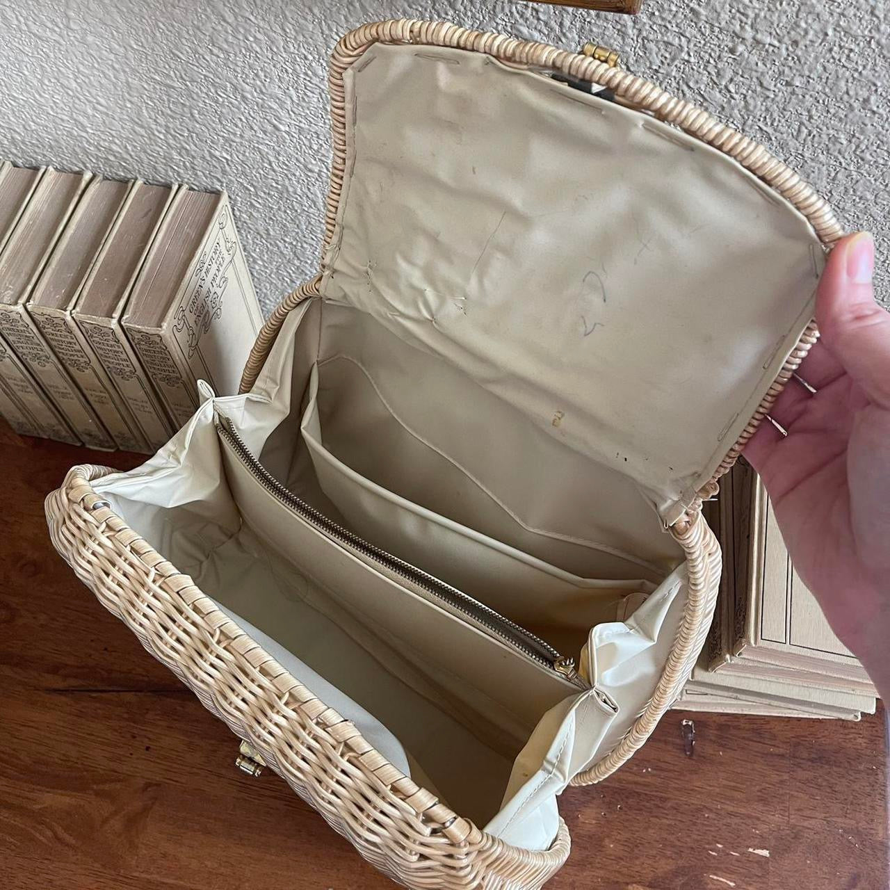 Vintage Wicker hand bag Purse