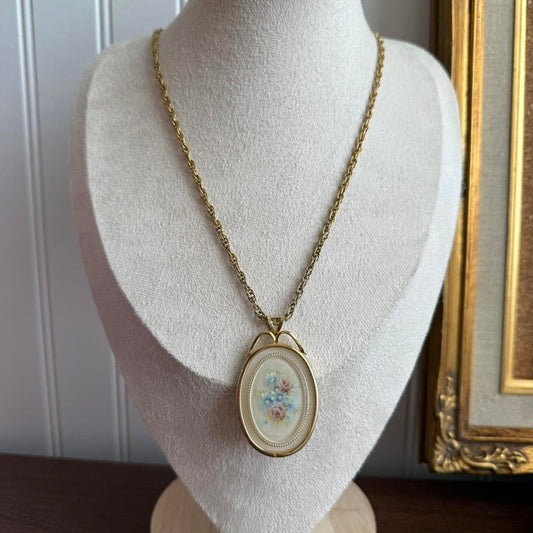 Vintage Avon necklace with heart rhinestone Locket pendant necklace