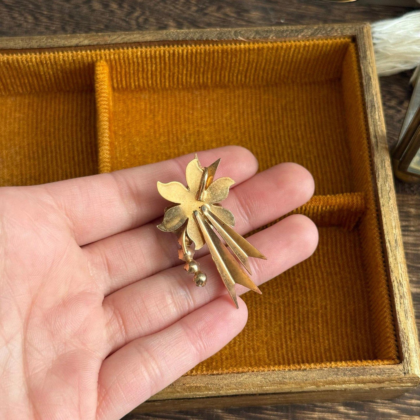 Vintage Gold tone with blue & clear stonesFlower Pendant