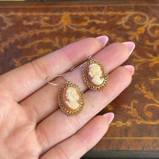 Vintage Gold Tone Shell Cameo earrings