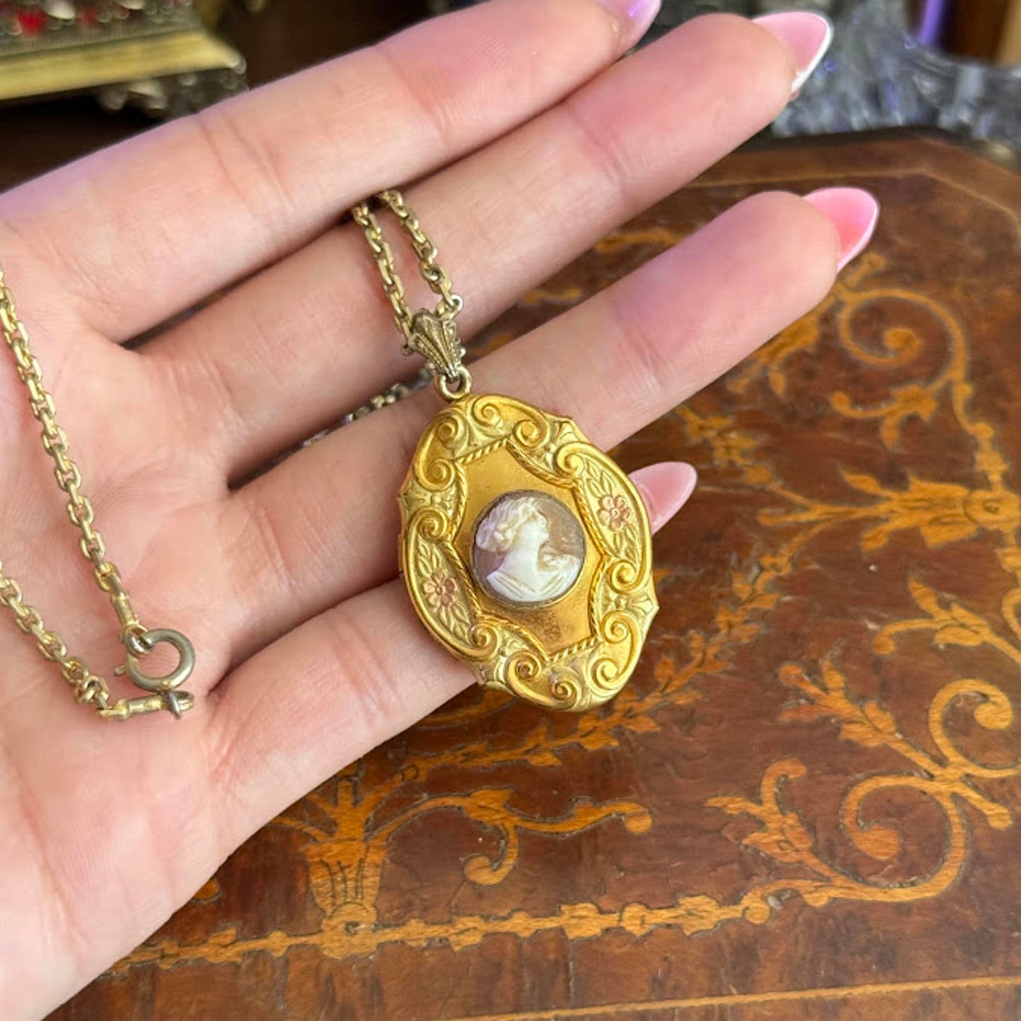 Vintage Antique shell cameo Locket necklace