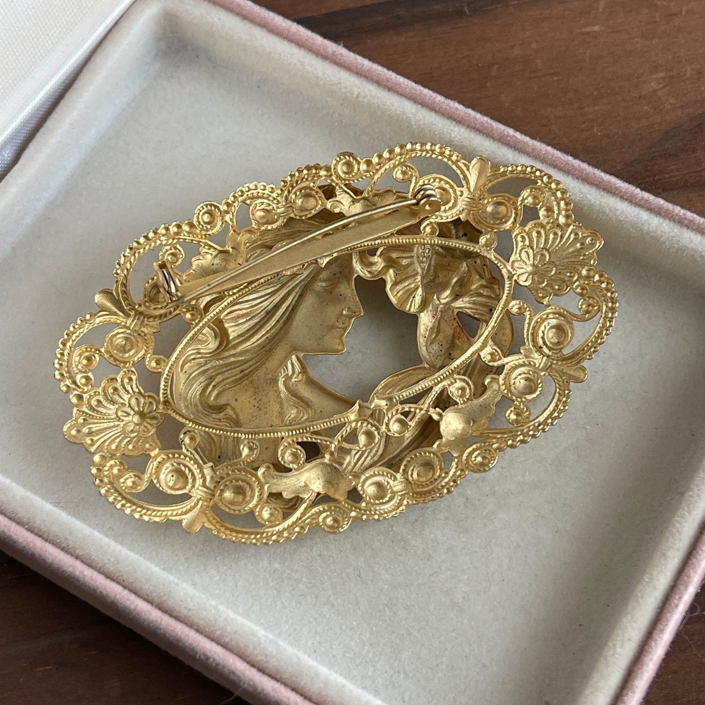 Vintage Art Nouveau gold tone Woman brooch