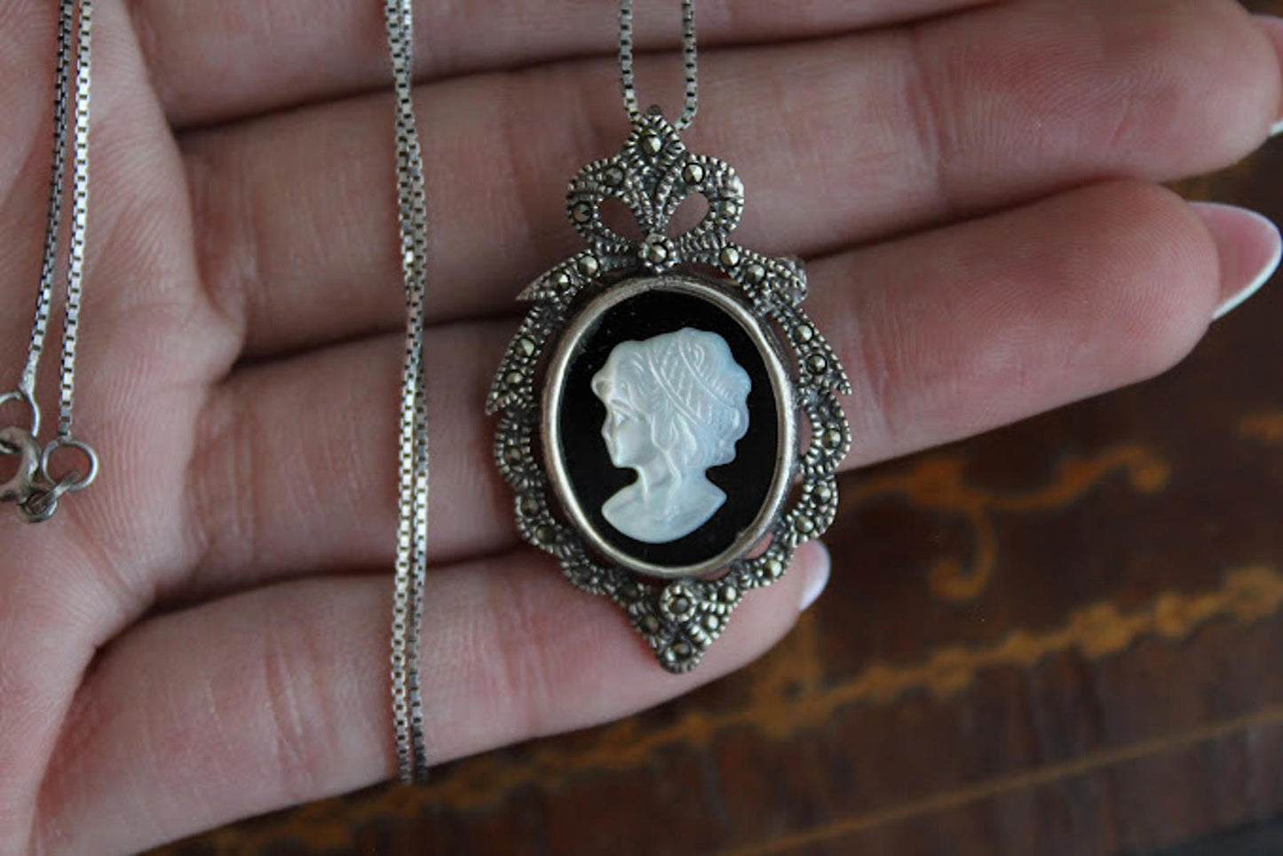 Vintage Sterling Silver Onyx & Mother Of Pearl Pendant/Brooch with 925 Necklace