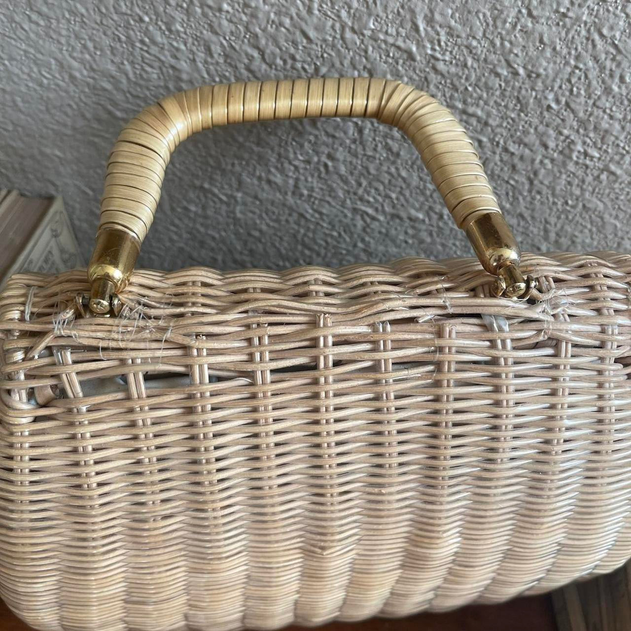 Vintage Wicker hand bag Purse