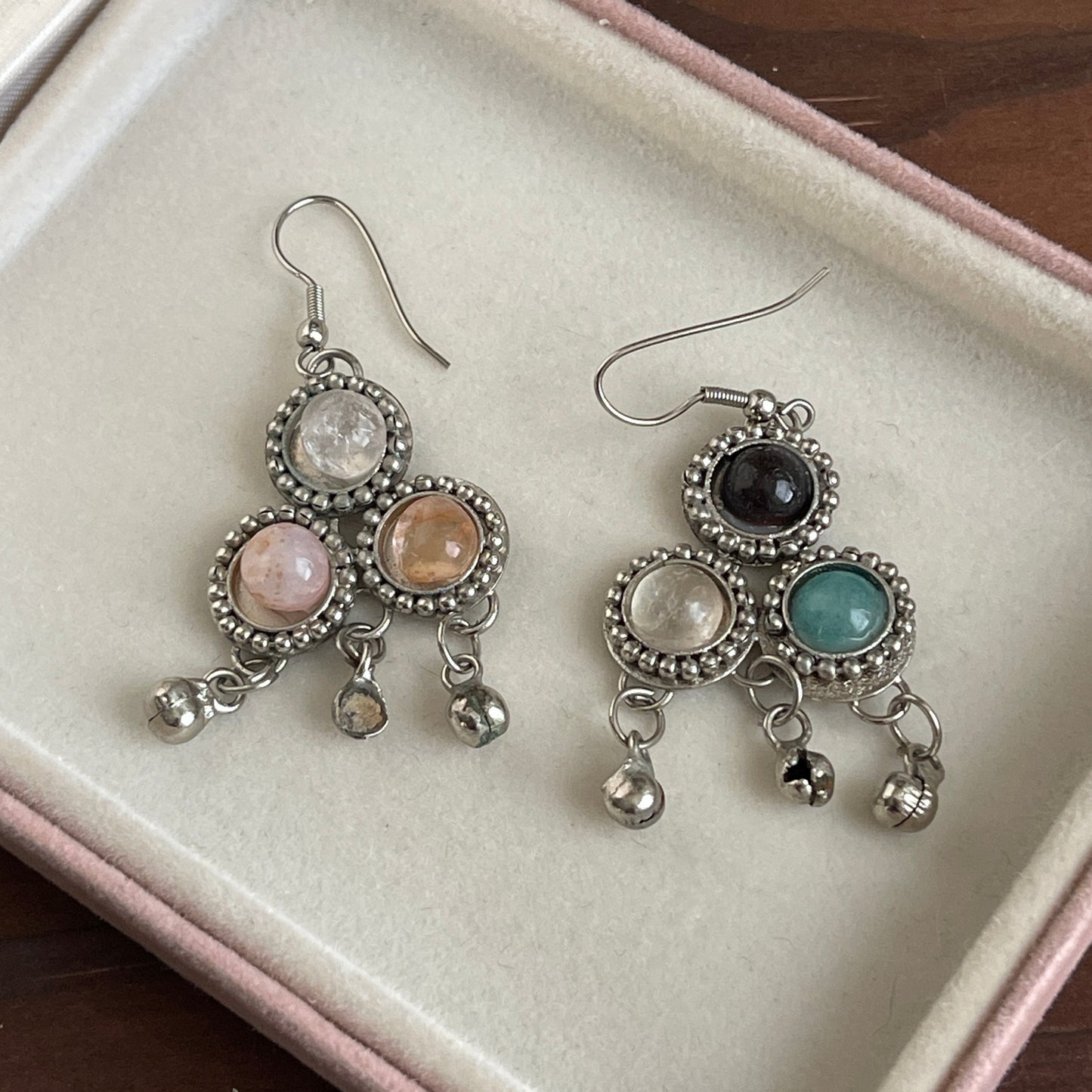 Silver tone Morocoo bib style semi precious stones with matching earrings