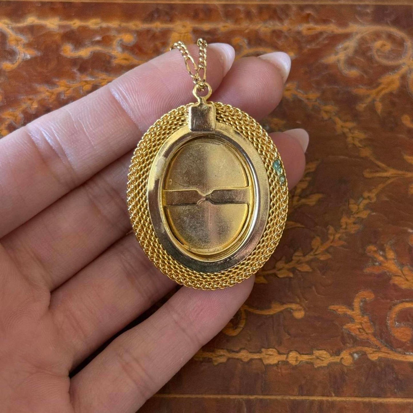 Vintage Green stone with gold detailing Pendant Necklace