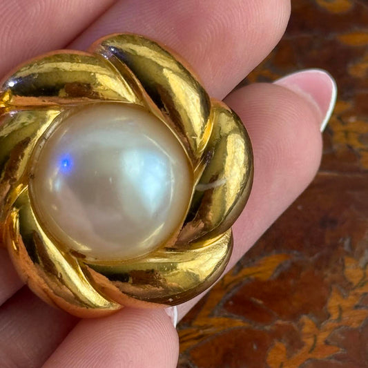 Vintage Avon Faux White Pearl Gold Tone large Clip On Earrings