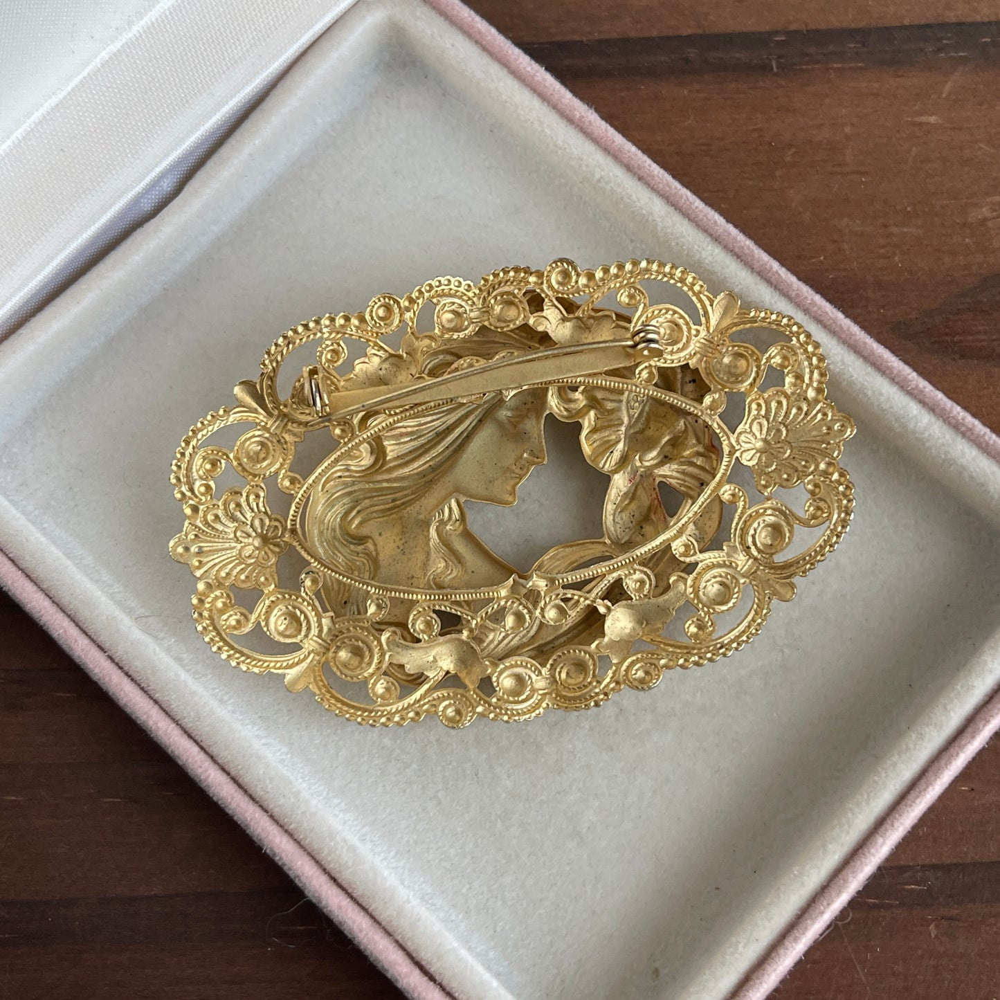 Vintage Art Nouveau gold tone Woman brooch