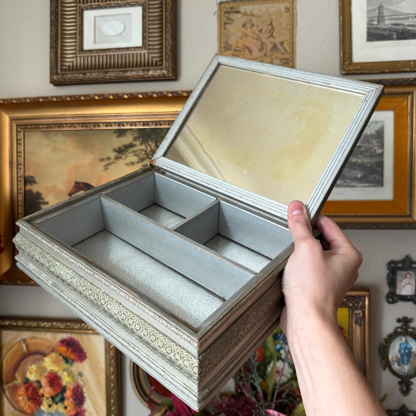 Vintage hinged wooden trinket jewelry box