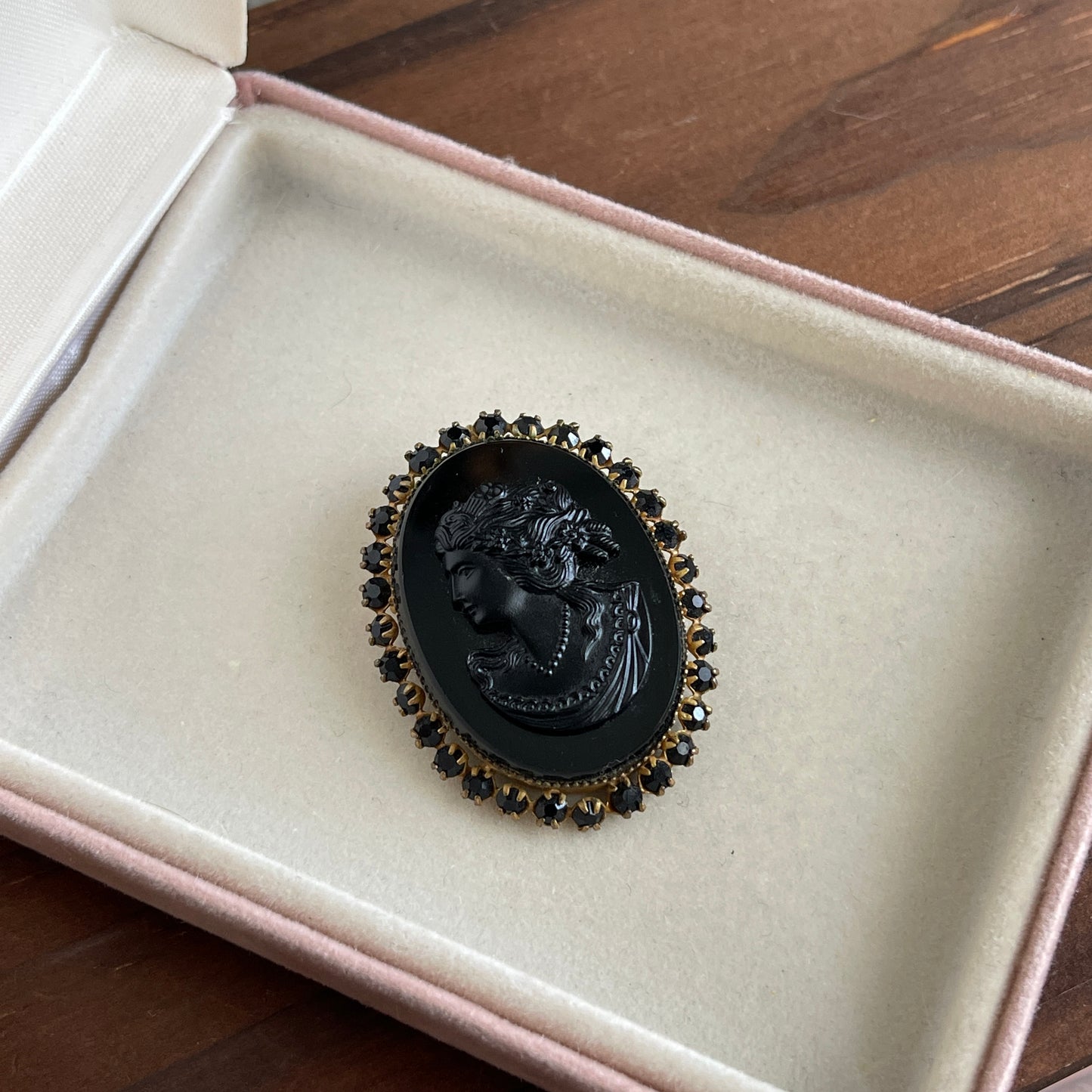 Vintage black glass with rhinestone cameo brooch pendant