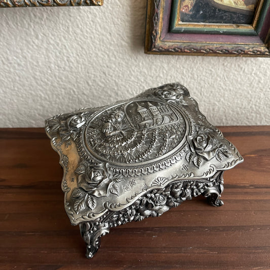 Vintage Jewelry Casket Repousse Motif Roses & Southern Lady Trinket box vanity box