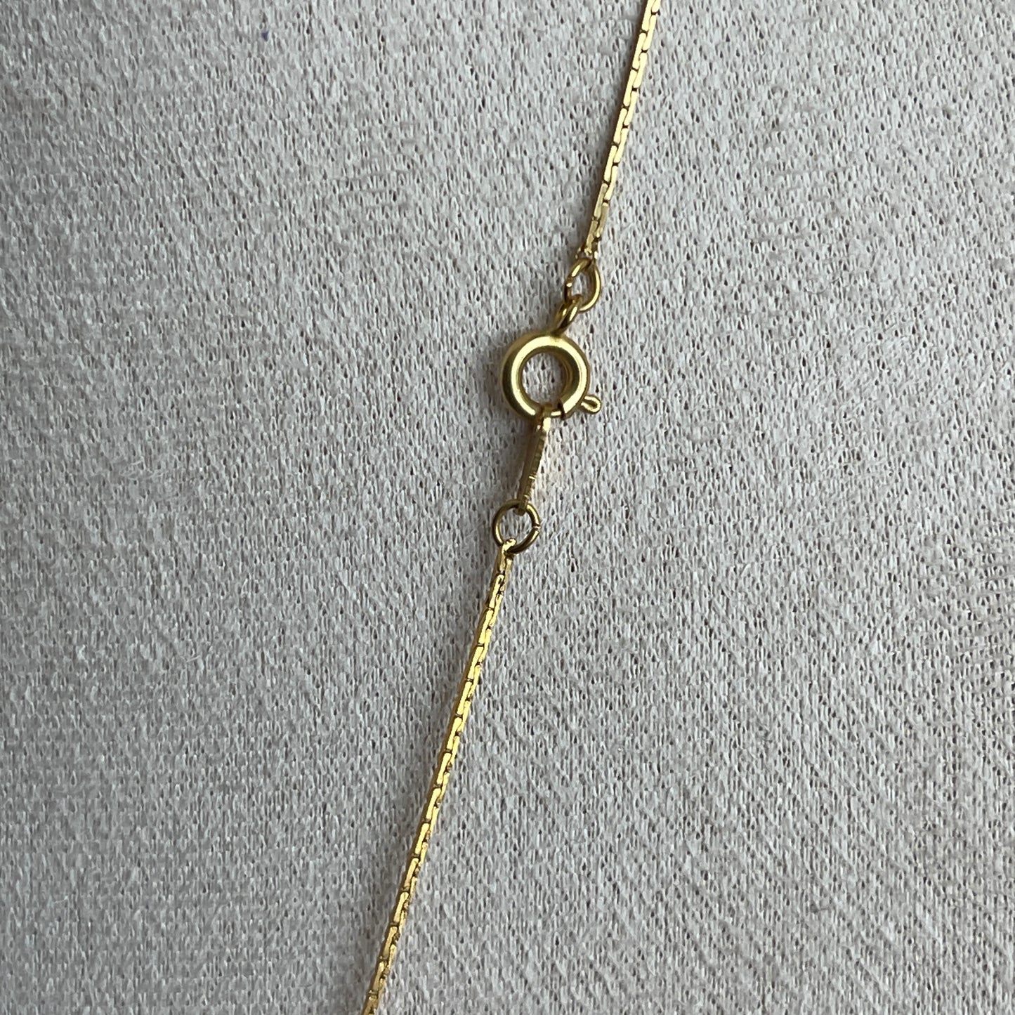 Vintage etch gold tone book locket pendant necklace